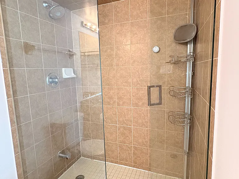60 Fairfax Cres #425 — Photo 15