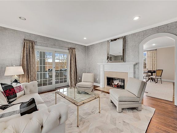 4th image of 19 Old Katonah Dr