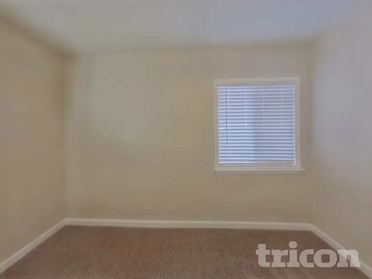 1928 Glenwood Dr — Photo 9