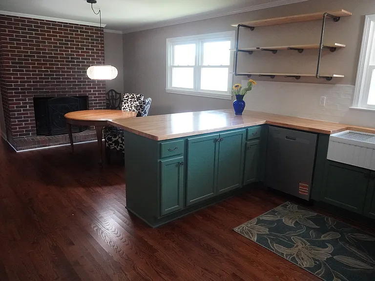 1 Dickens Ln — Photo 8