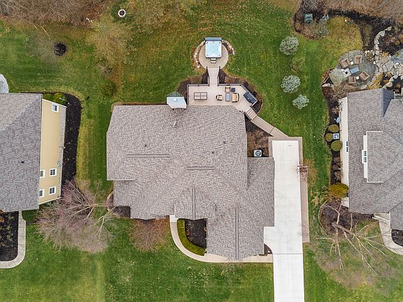 3rd image of 8167 Winchcombe Dr