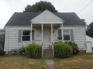 271 North St, Somerset, MA 02726