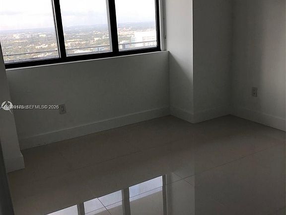 3rd image of 650 NE 32nd St Unit 4503
