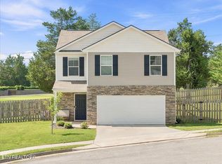 1066 Greenway Dr, Morristown, TN 37813