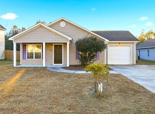 107 Blossom Ct, Maple Hill, NC 28454