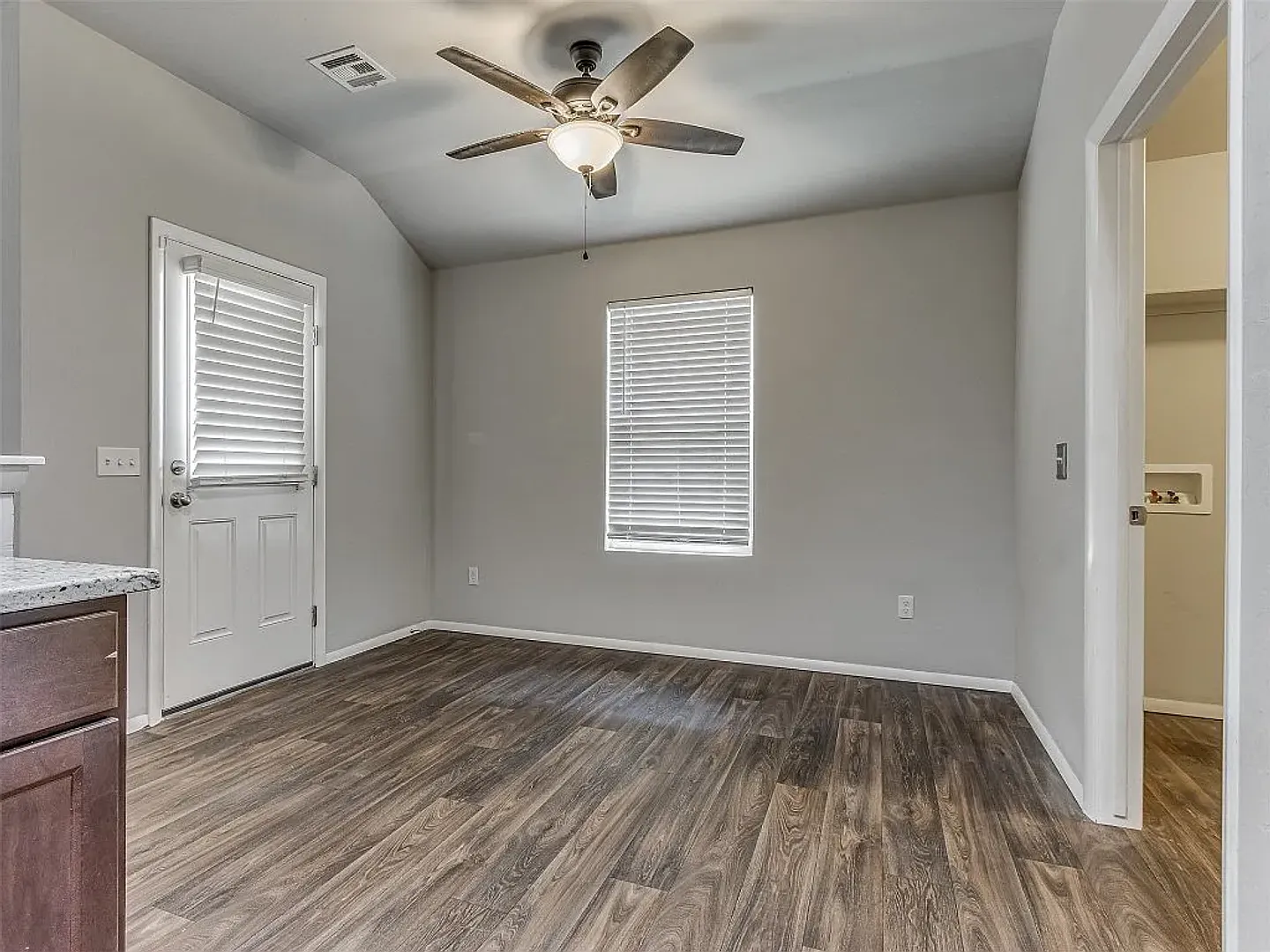 Beautiful 3 Bed 2 Bath in the Heart of El Reno! — Photo 4