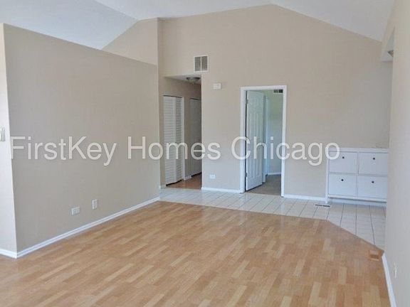 4th image of 2081 Green Bridge Ln