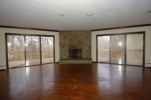 4th image of 30 Hemingway Dr