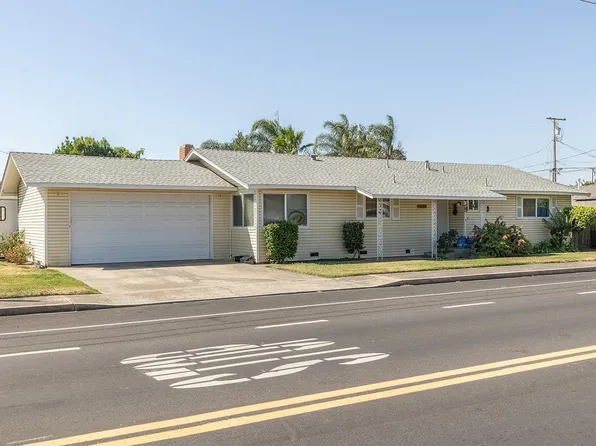 679 E D St, Oakdale, CA 95361
