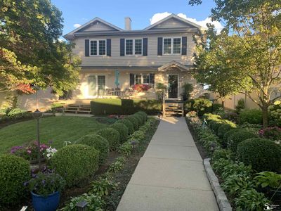 12710 N Lakeshore Dr, La Salle, MI, 48145