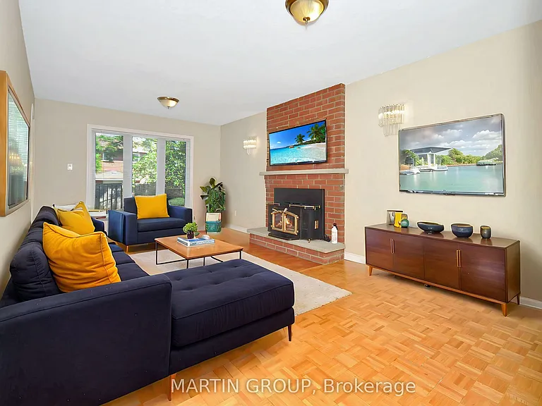 2083 Pen St — Photo 8