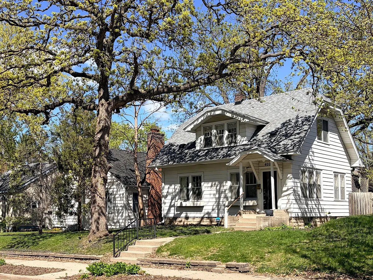 Building Photo - 4009 Ewing Ave S