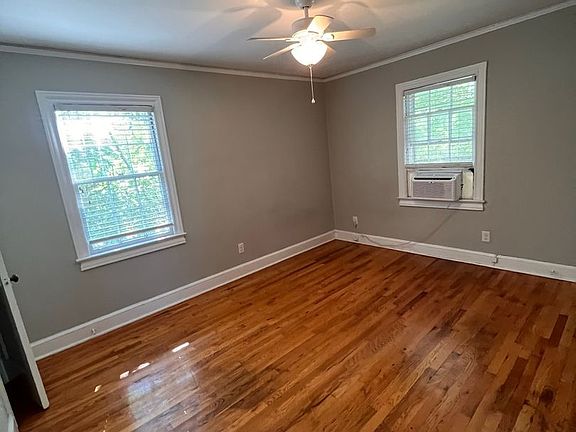 4th image of 34 Melville Ave #B