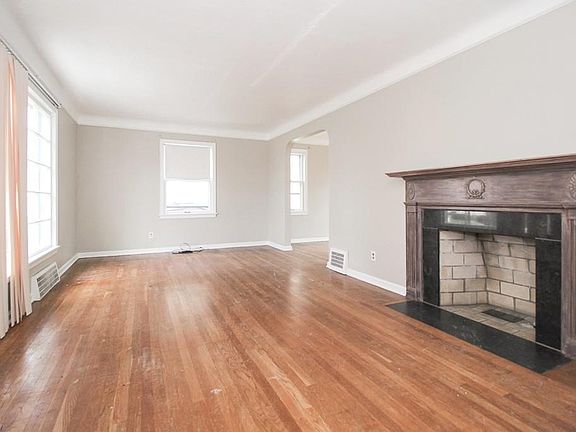 3rd image of 11106 Lincoln Ave