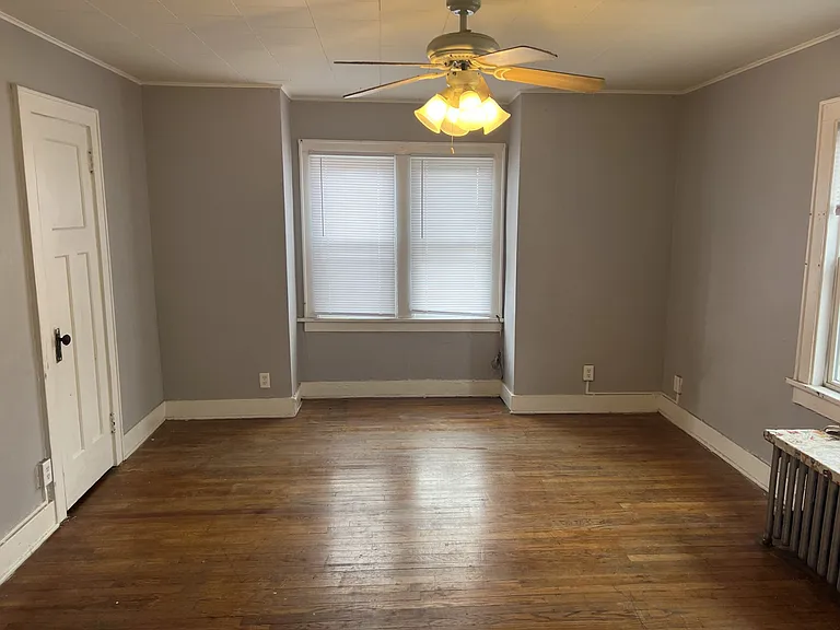 2831 Center St — Photo 1