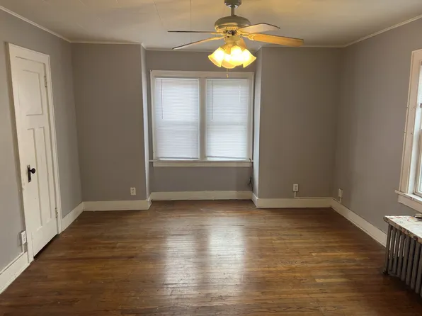 Center Street Apartments - 2831-4, 2831 Center St, Des Moines, IA 50312