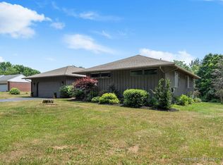 6 Kimberly Ln, Falmouth, ME 04105