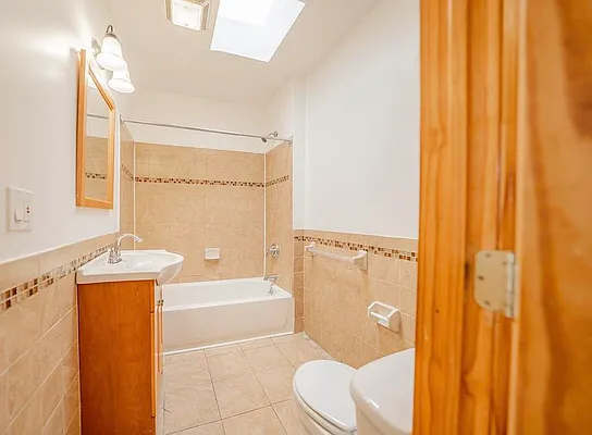 Rented by Reavis | media 6