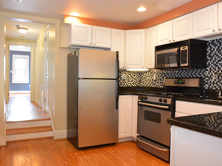 732 Light St #B — Photo 9