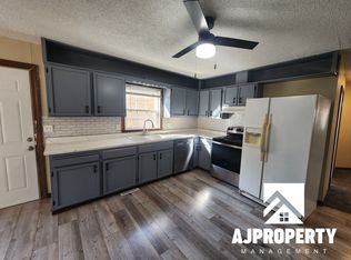 1013 S Sherman Ave, Sioux Falls, SD 57104