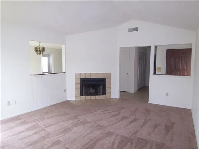 10819 Venice Cir — Photo 6