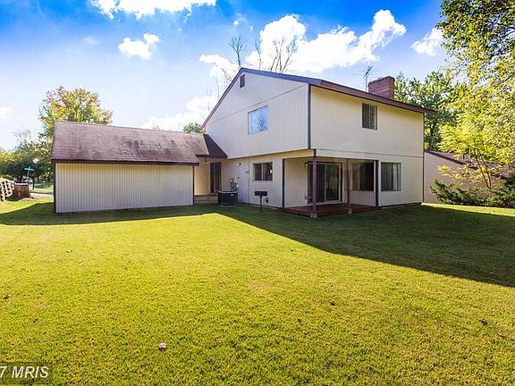 3rd image of 8813 Binghampton Pl