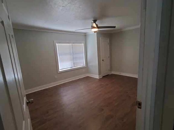 4th image of 1909 Cowan Ave