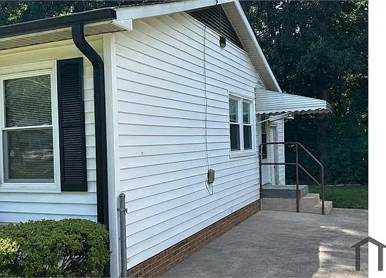 3 bed, 925 sqft, $1,650 — Photo 2