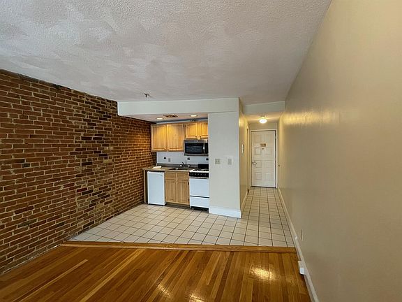 5th image of 12 Mount Auburn St APT 6