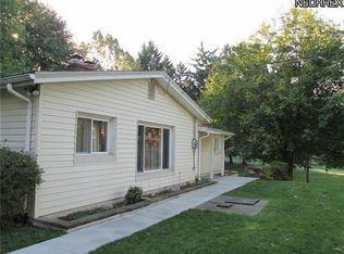 2989 N Turkeyfoot Rd, Akron, OH 44319