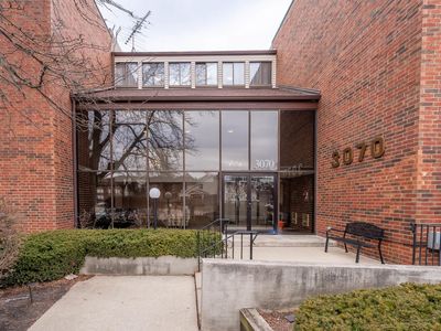 3070 Pheasant Creek Dr APT 207, Northbrook, IL, 60062