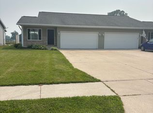 2141 S 21st St, Manitowoc, WI 54220