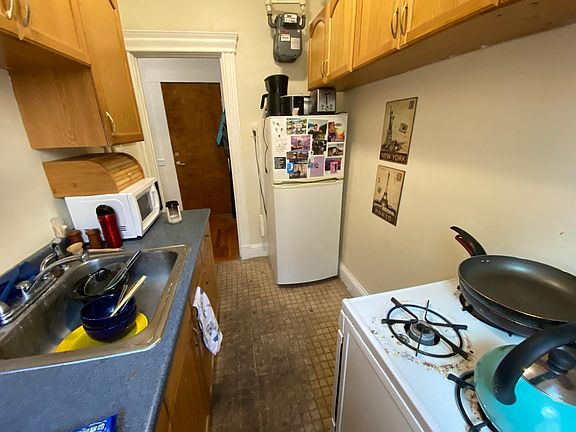 3rd image of 364 Riverway St #21A