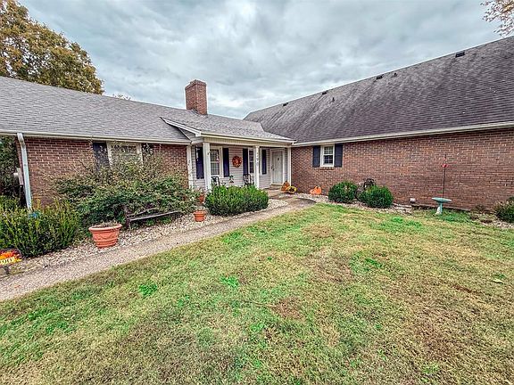 3rd image of 290 Hillwood Dr