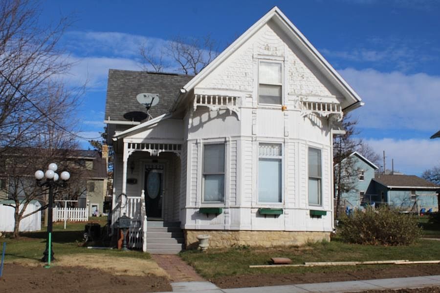 243 East Main St, Shullsburg, WI 53586 Zillow