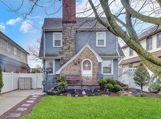 2889 Arnold Avenue, Oceanside, NY 11572