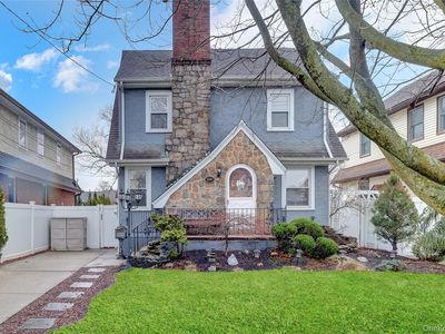 2889 Arnold Avenue, Oceanside, NY, 11572