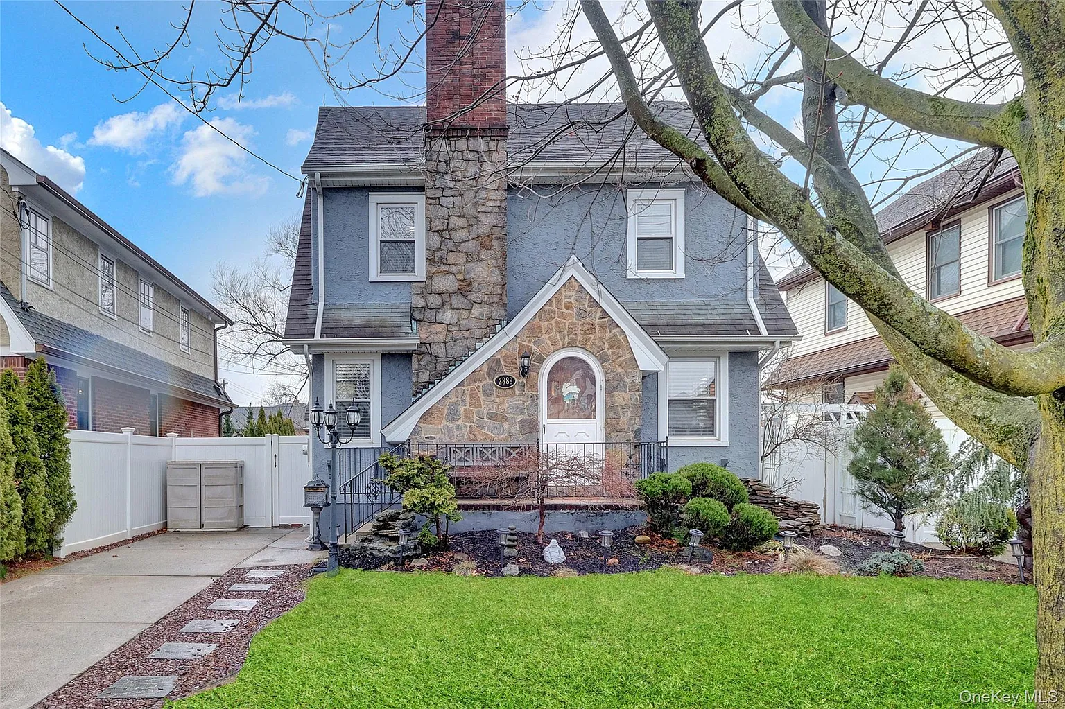 2889 Arnold Avenue photo 1