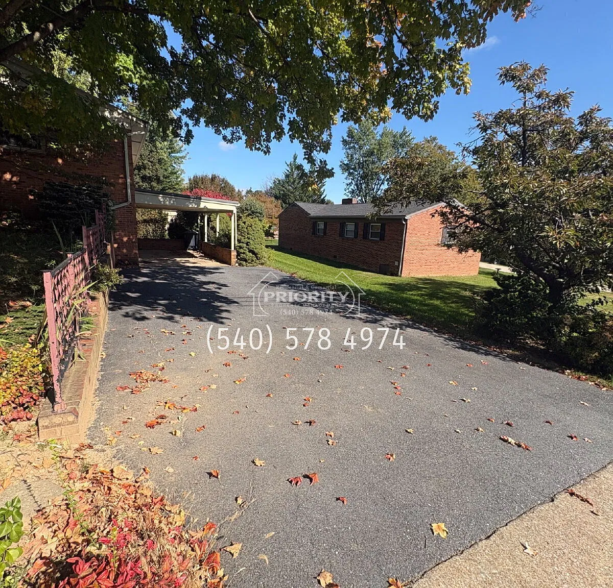 "Charming 4-Bed Retreat on Emery St, located in Harrisonburg!" — Photo 3
