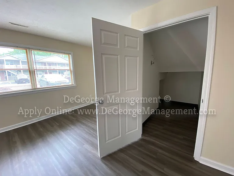 Burdick Estates Apartments — Photo 54
