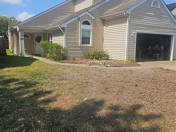 3rd image of 6201 Halrose Ln