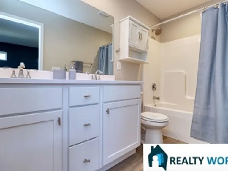 4547 Lewis Ave — Photo 11