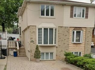 940 Clove Rd, Staten Island, NY 10301