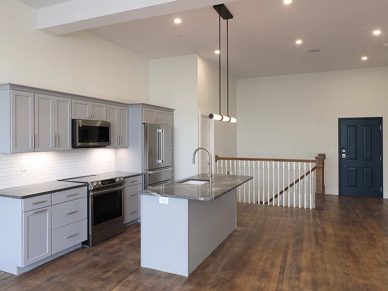 137 Bank St #2 — Photo 4