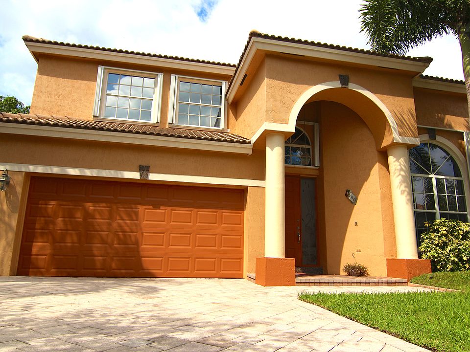 1st image of 1040 NW 117th Ave