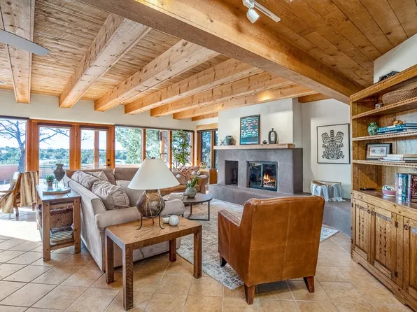 2 Aula Ct, Santa Fe, NM 87508