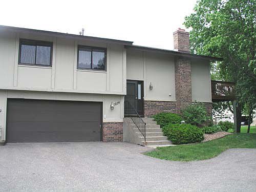 This 1,461 sq ft townhome has been meticulously maintained! 