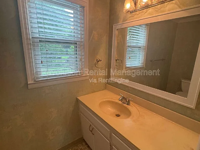 3288 Regalwoods Dr — Photo 11