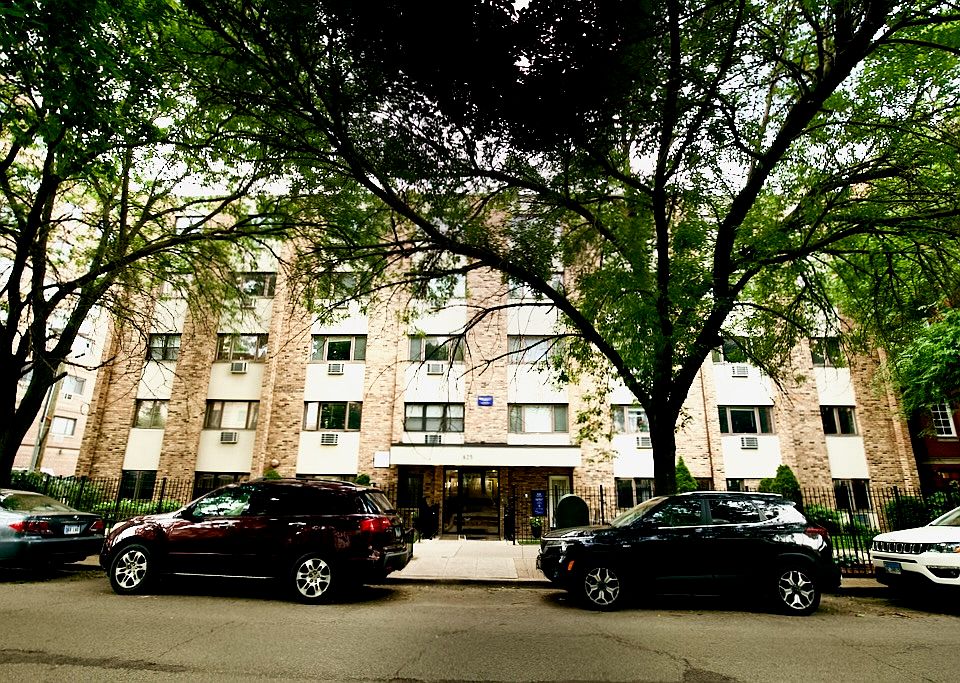 1st image of 625 W Wrightwood Ave #D205