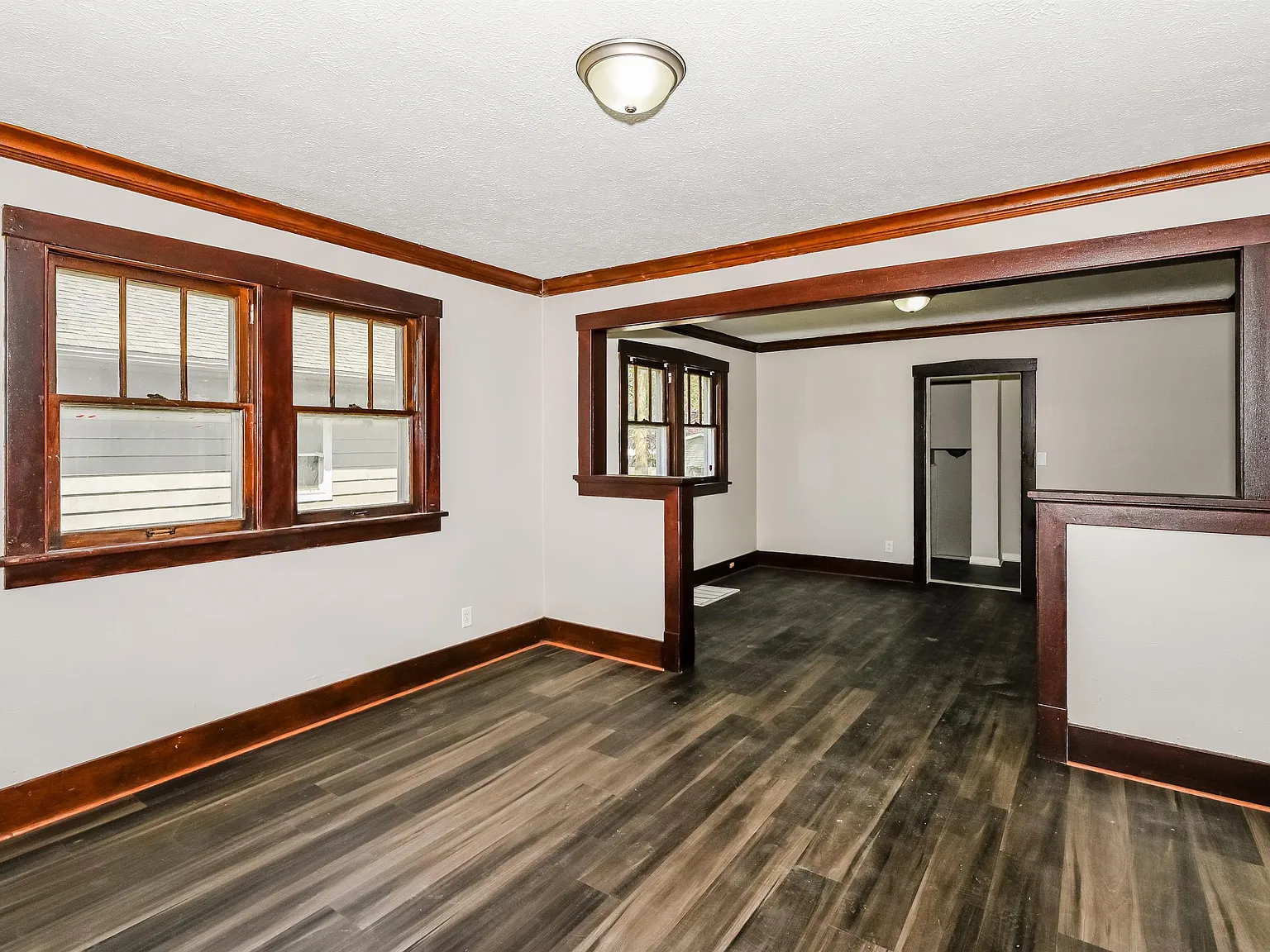 5 bed, 2.0 bath, 2022 sqft, $1,500 — Photo 3
